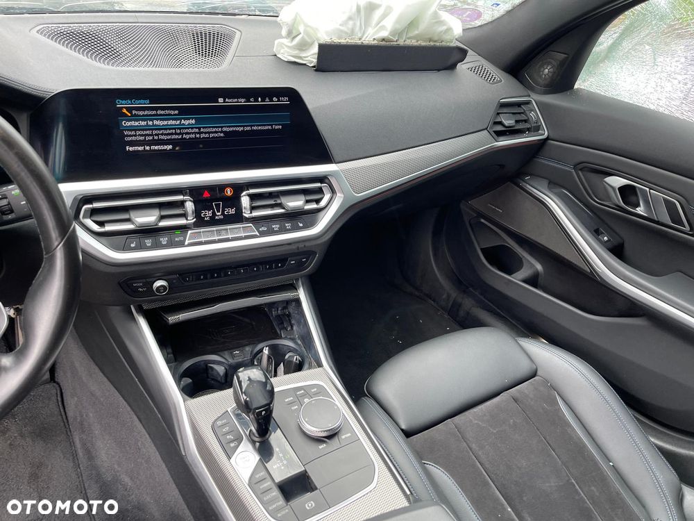 BMW Seria 3 330e M Sport sport - 10