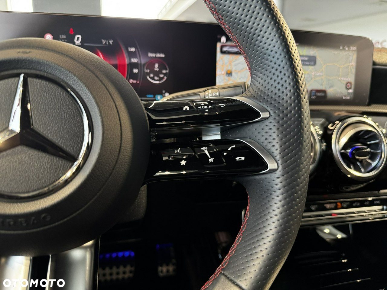 Mercedes-Benz CLA - 21