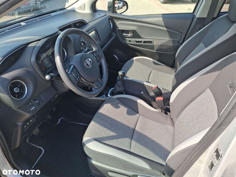 Toyota Yaris 1.5 Premium - 9