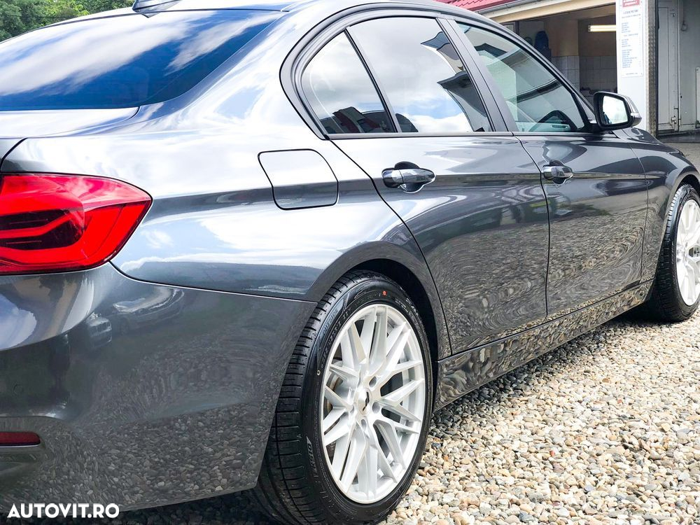 BMW Seria 3 320i xDrive Sport-Aut. Sport Line - 13