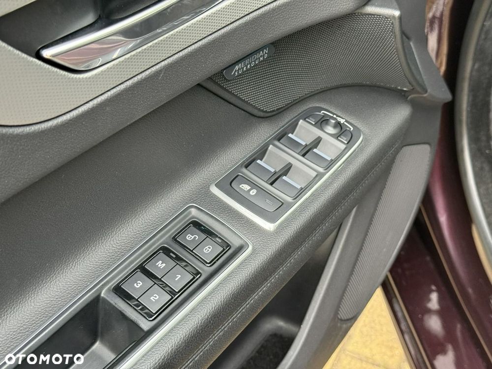 Jaguar XF - 24
