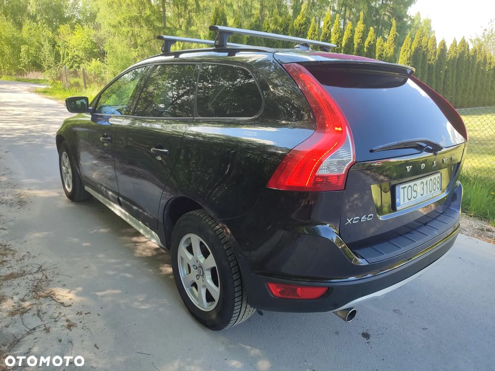 Volvo XC 60 2.4D AWD R-Design - 10