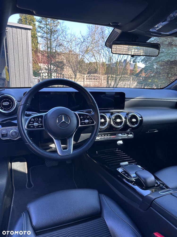 Mercedes-Benz Klasa A 180 Progressive 7G-DCT - 11