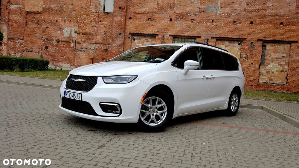 Chrysler Pacifica - 2
