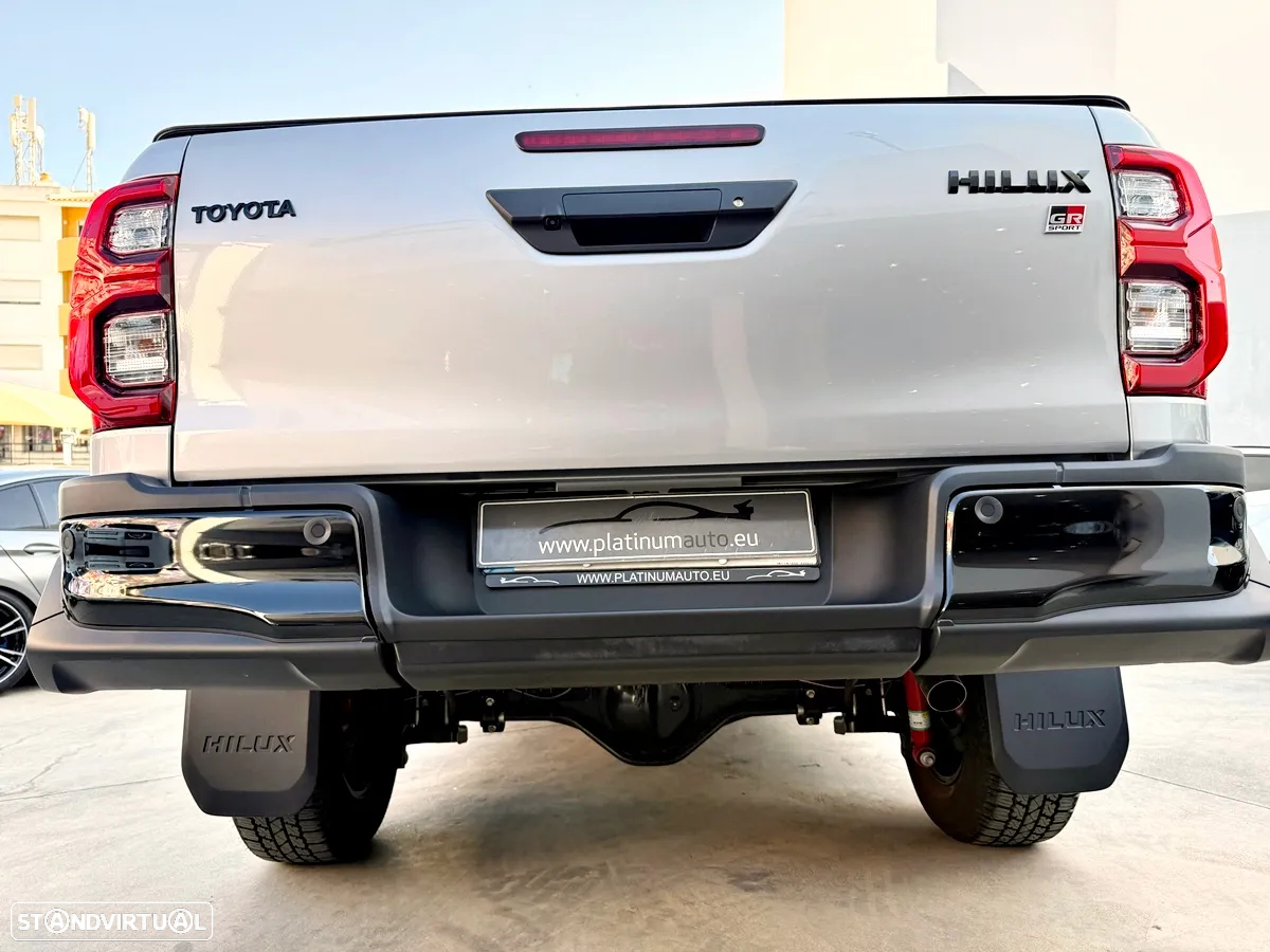 Toyota Hilux 2.8 D-4D 4WD GR Sport - 57