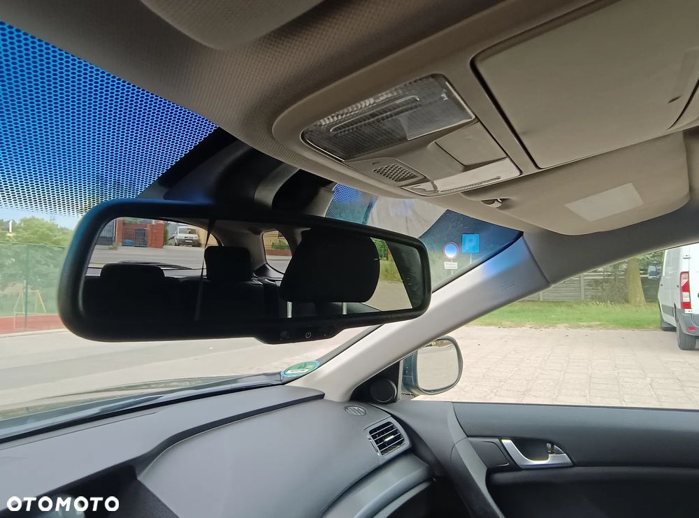 Honda Accord 2.0 Executive - 29