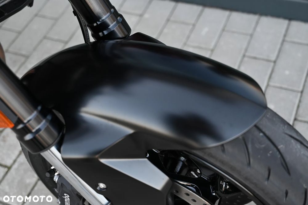 BMW F - 20