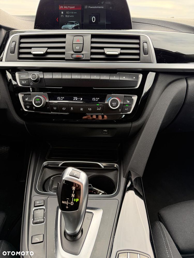BMW Seria 3 320i xDrive Sport Line - 19