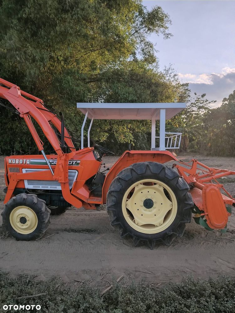 Kubota L3202DT - 10