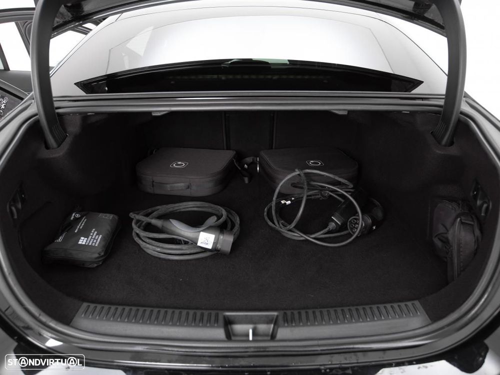 Mercedes-Benz E 300 de - 13