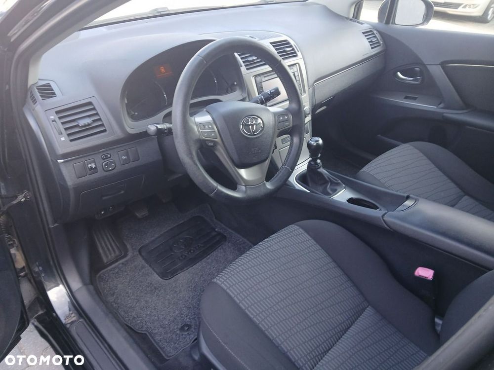 Toyota Avensis 2.2 D-4D Style - 11
