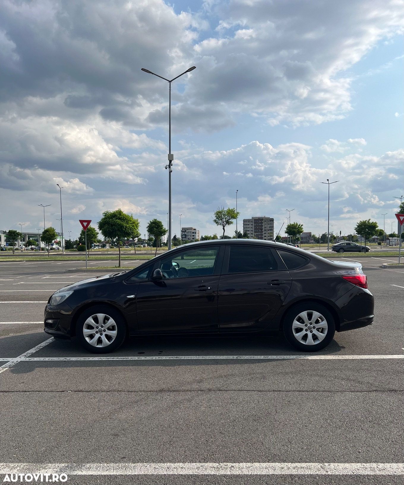 Opel Astra 1.4 Turbo ECOTEC Enjoy - 4