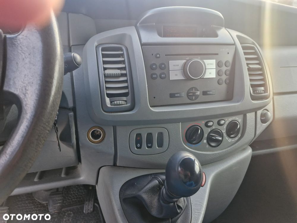 Opel Vivaro L2H1 2.9t - 15