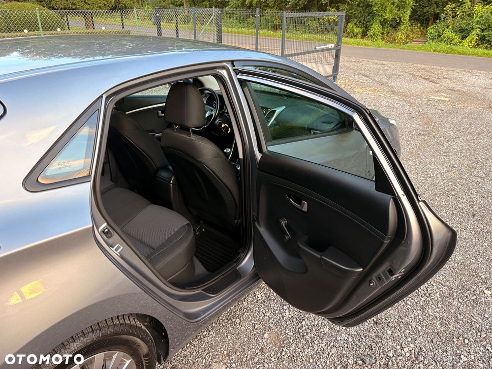 Hyundai i30 1.4 Premium - 17