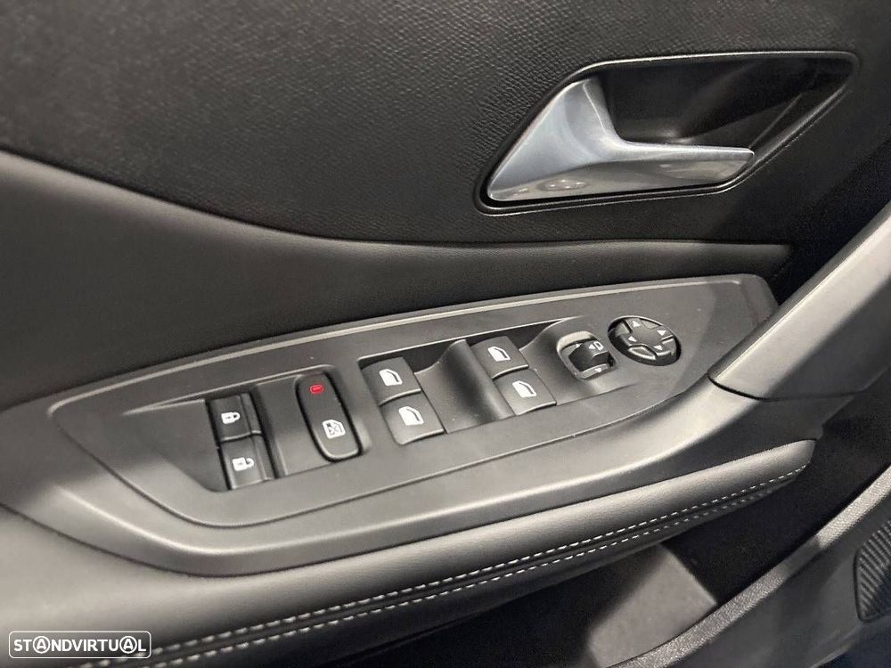 Peugeot 308 1.2 Hybrid Allure e-DCS6 - 19