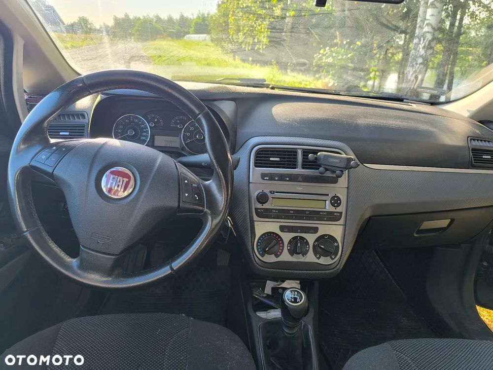 Fiat Grande Punto Actual 1.4 8V Estiva Blue&Me - 6