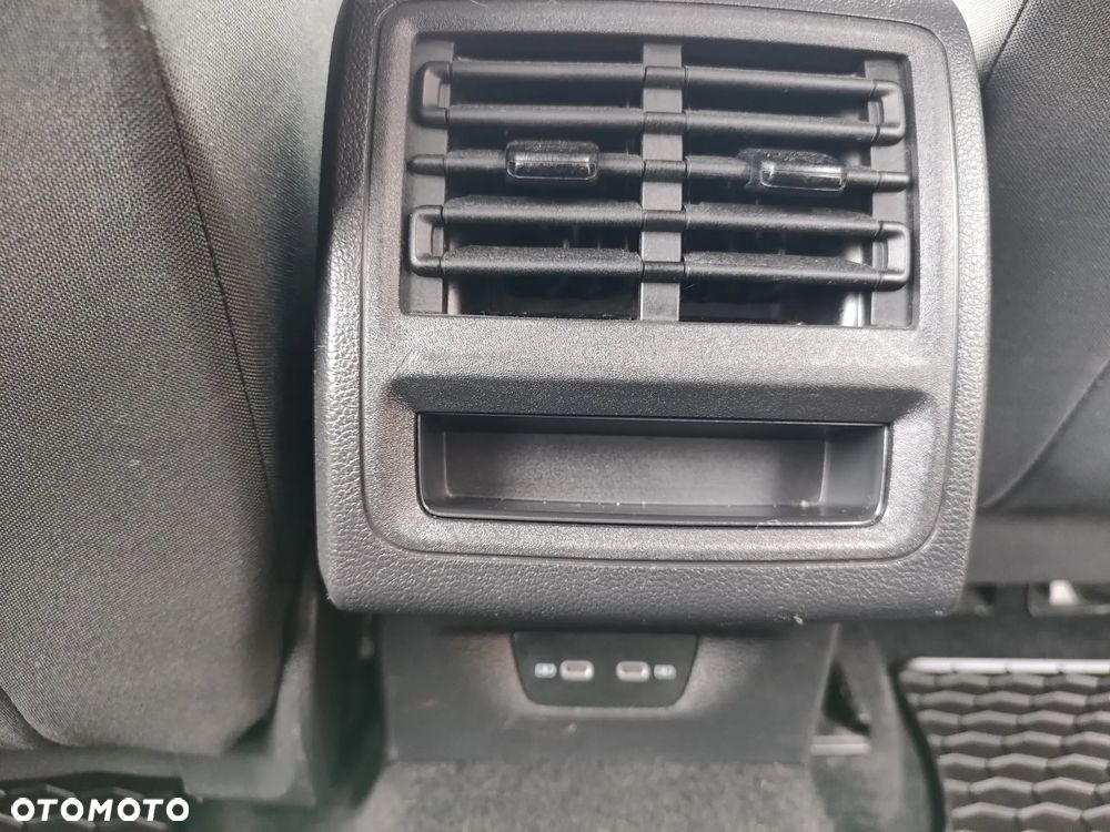 Volkswagen Golf VIII 2.0 TDI Life DSG - 26