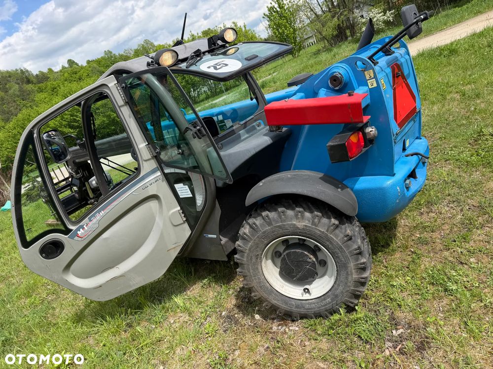 Manitou MT625H. Wersja COMFORT lepsza od Easy!! Ładowarka Teleskopowa 6 metrów Wysuw. Udźwig 2,5tony. Jak Nowa z Salonu. Pochodzi z Gospodarstwa Norweskiego! 2017rok. przebieg tylko 3200mtg. Silnik Kubota 4cyl. Mocny 80 Km. ZERO ZUŻYCIA ORYGINAŁ. Bez luzów i wycieków. Aktualna DEKRA BMWT. Mała Gabarytowo a Bardzo wydajna maszyna. Opony Nowe! Szybka wolna jazda. 3tryby skrętu! Zadbany sprzęt. Okazja - 39