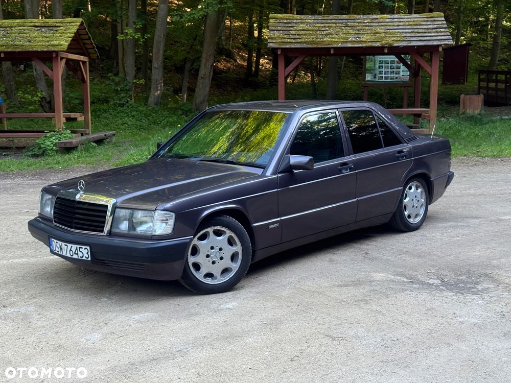 Mercedes-Benz W201 (190) - 1