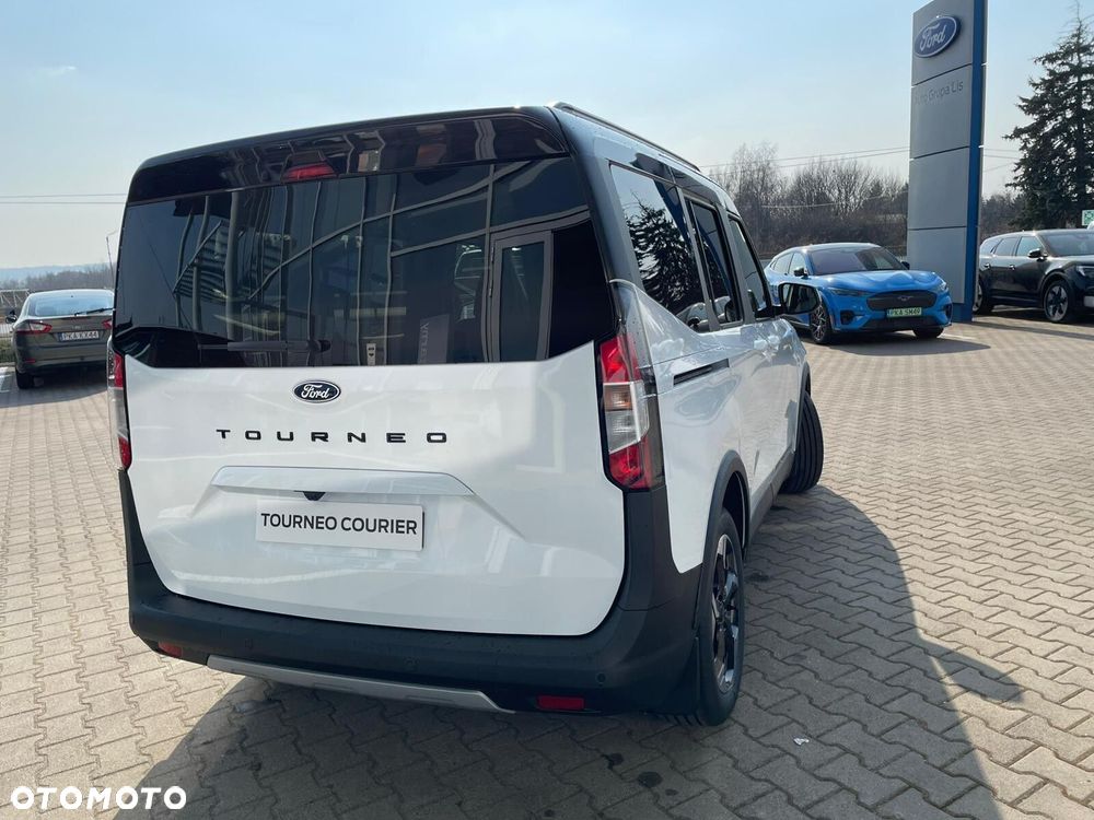 Ford Tourneo Courier - 16