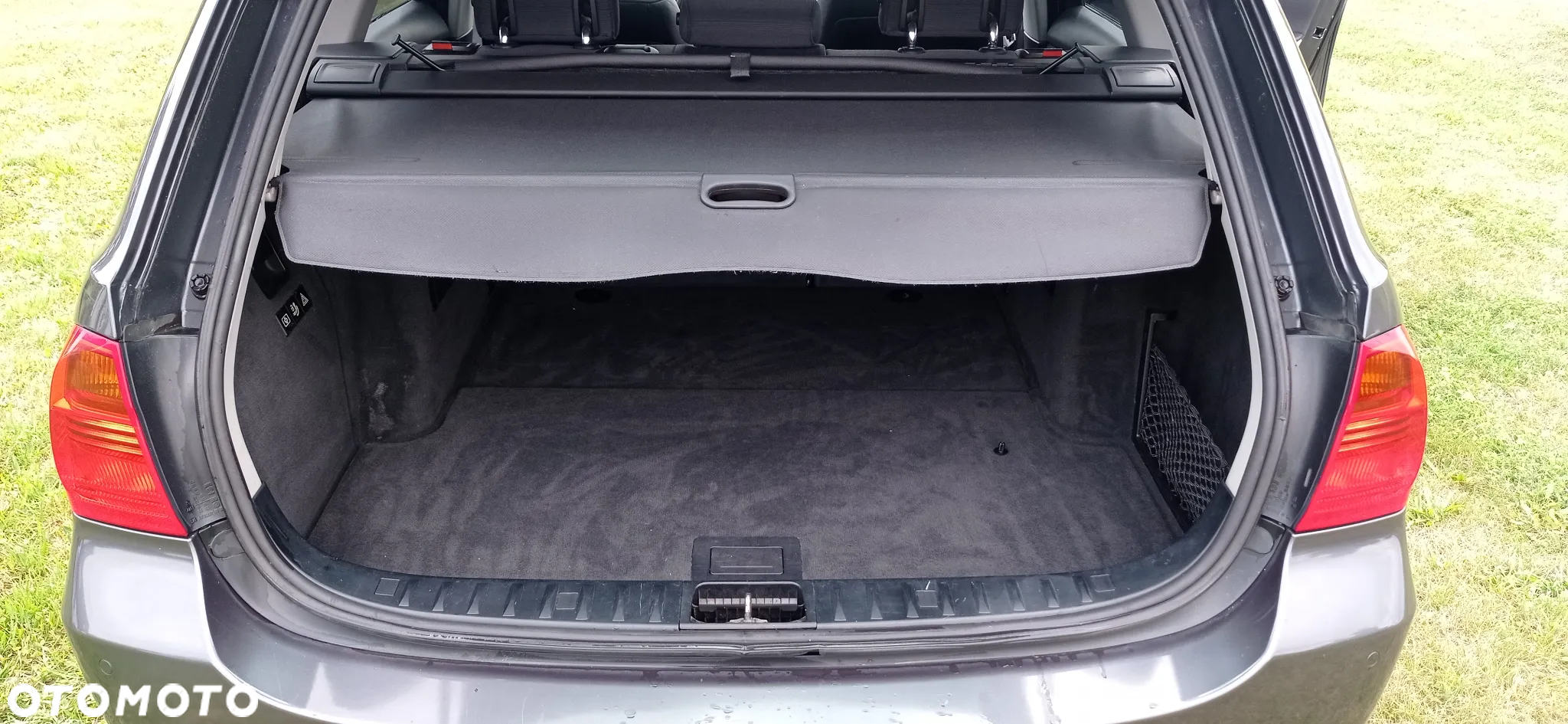 BMW Seria 3 320d DPF Touring - 12