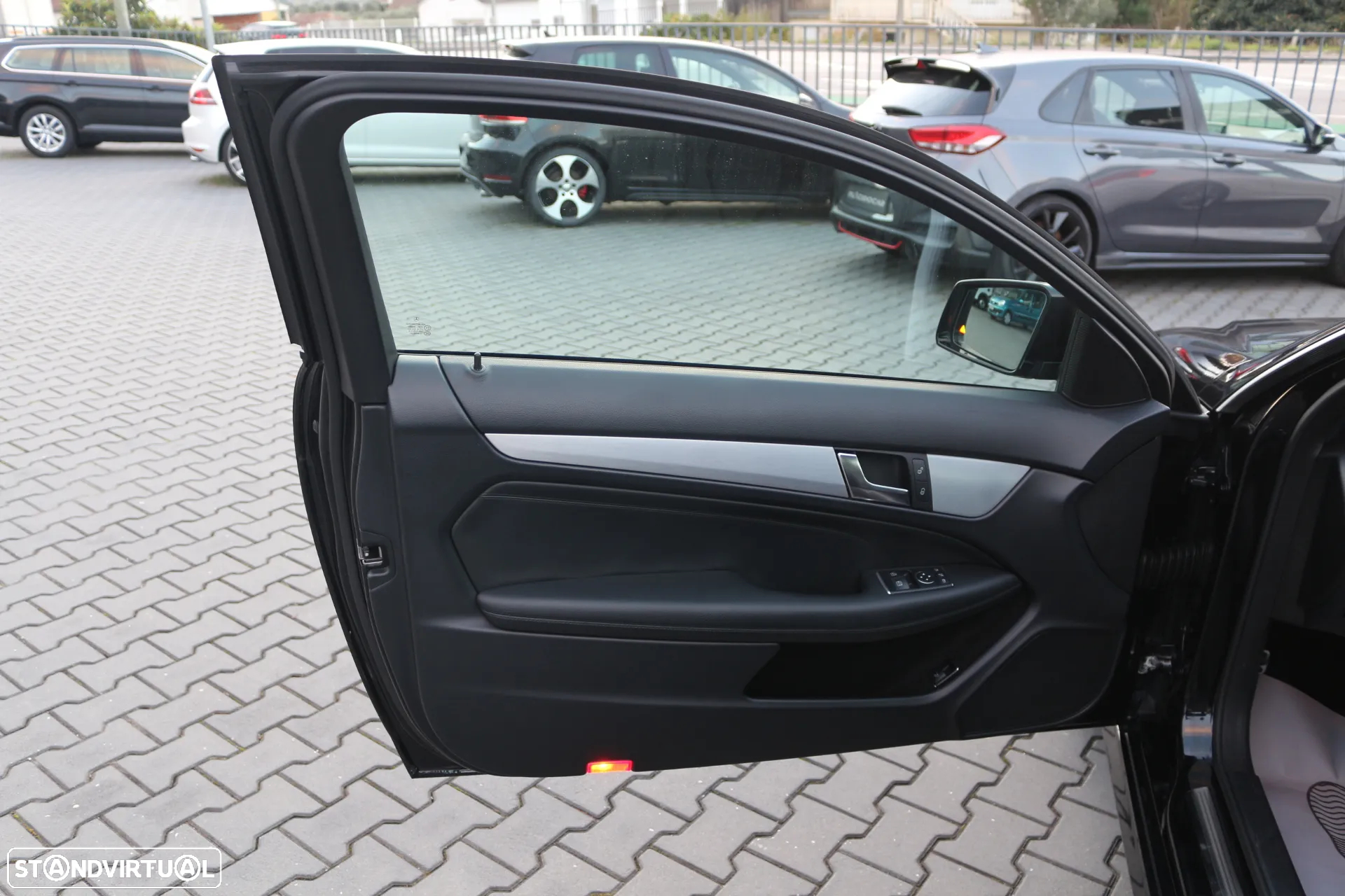 Mercedes-Benz C 250 d Coupe 9G-TRONIC AMG Line - 36