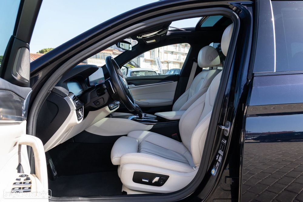 BMW 520 d Pack Desportivo M Auto - 12