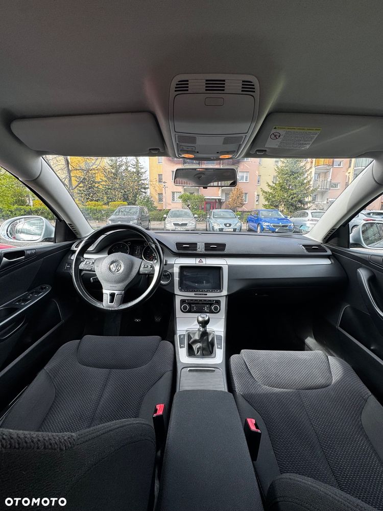 Volkswagen Passat 1.8 TSI Comfortline - 9