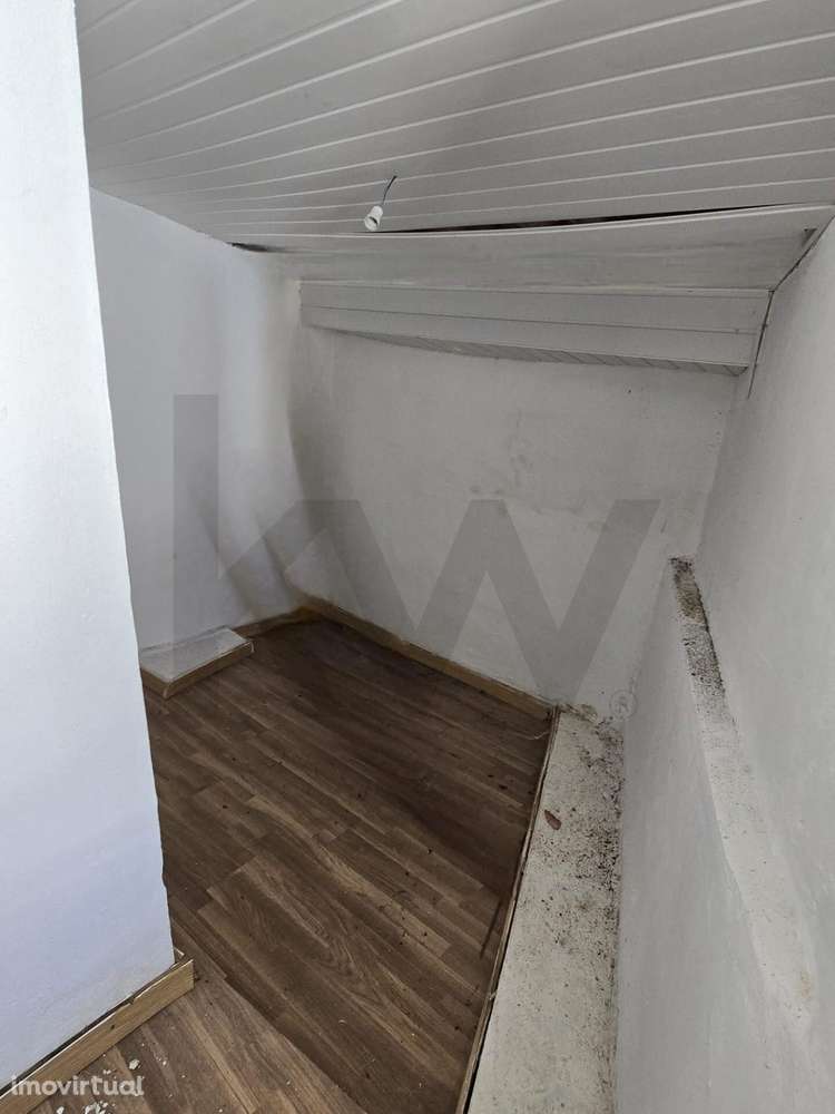 Moradia T1 + 1 na Vila do Espinheiro/ Alcanena - Grande imagem: 5/18