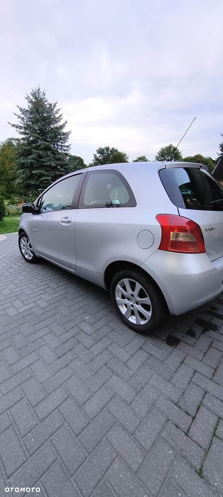 Toyota Yaris 1.3 Luna A/C - 3