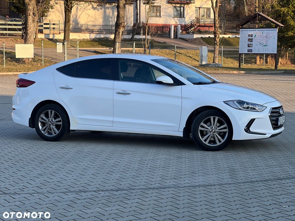 Hyundai Elantra 1.6 Comfort - 6