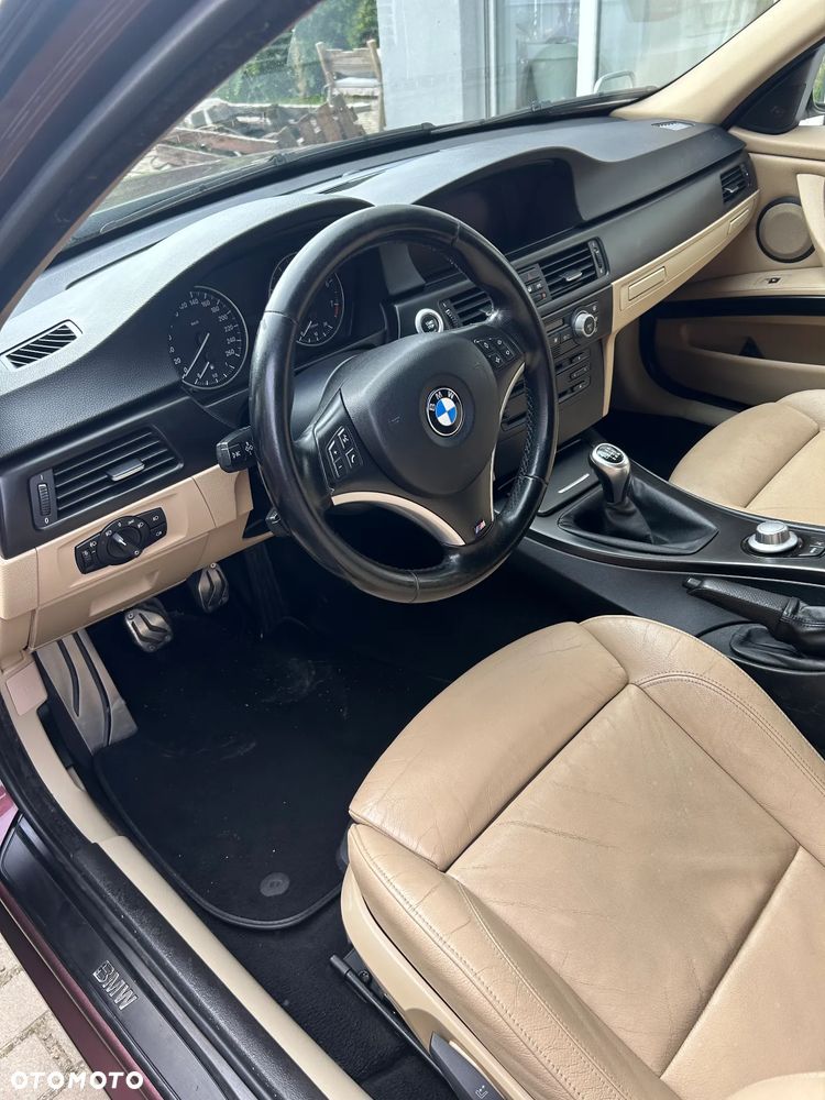 BMW Seria 3 320i - 29