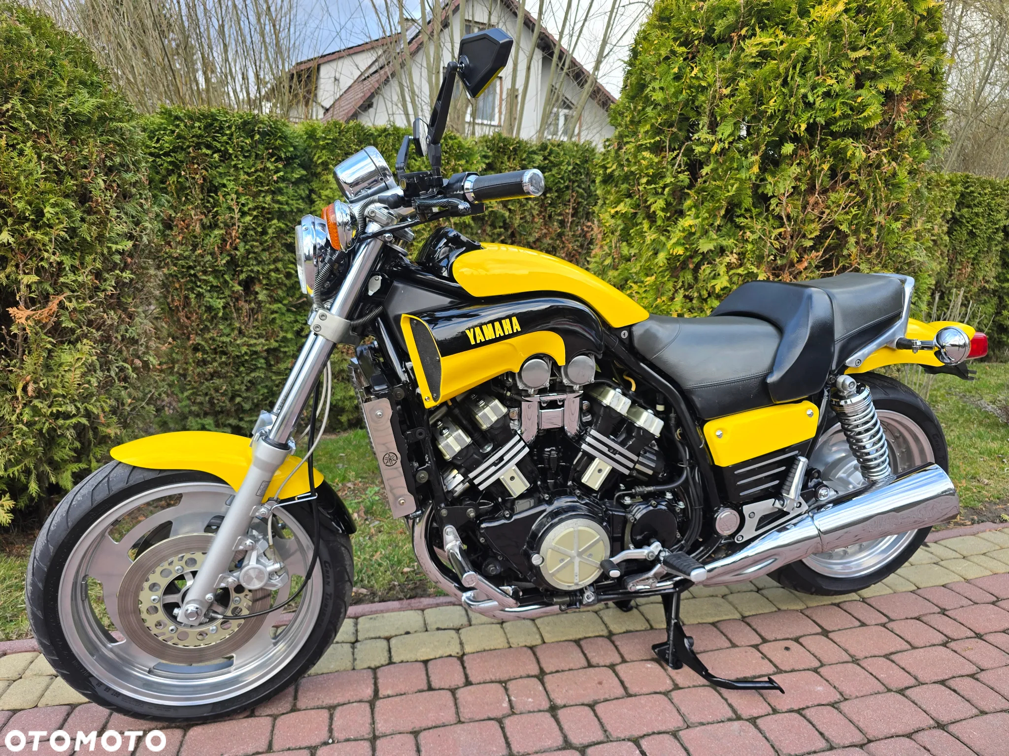 Yamaha V-MAX - 4