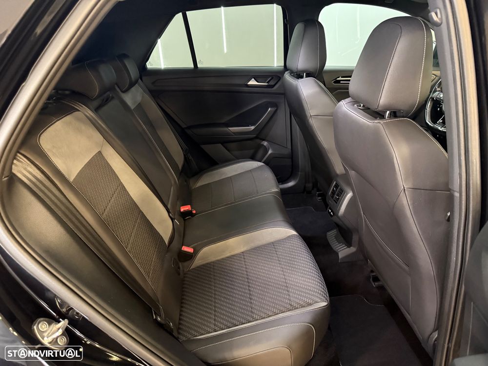 VW T-Roc 2.0 TSI OPF 4MOTION DSG - 17