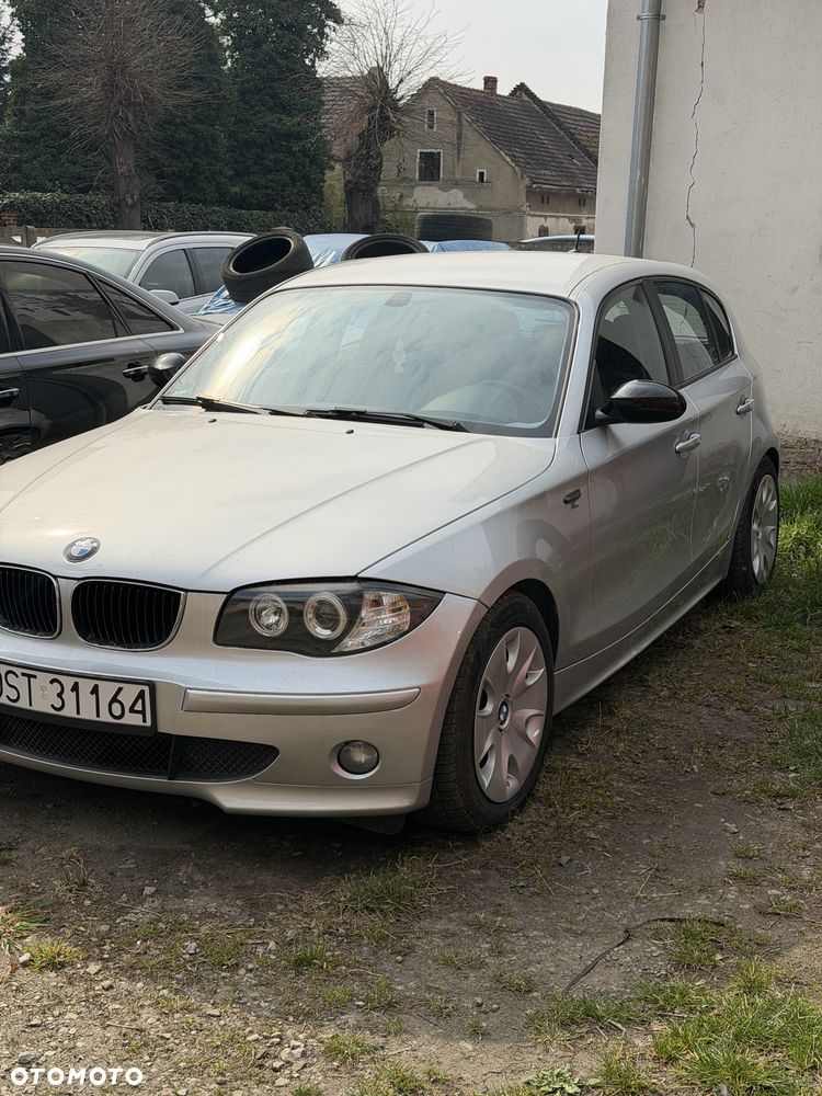 BMW Seria 1 2005 photo 2