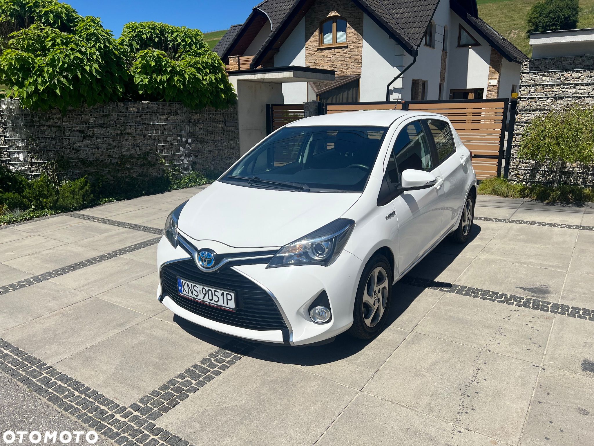 Toyota Yaris Hybrid 100 Selection Passion - 1