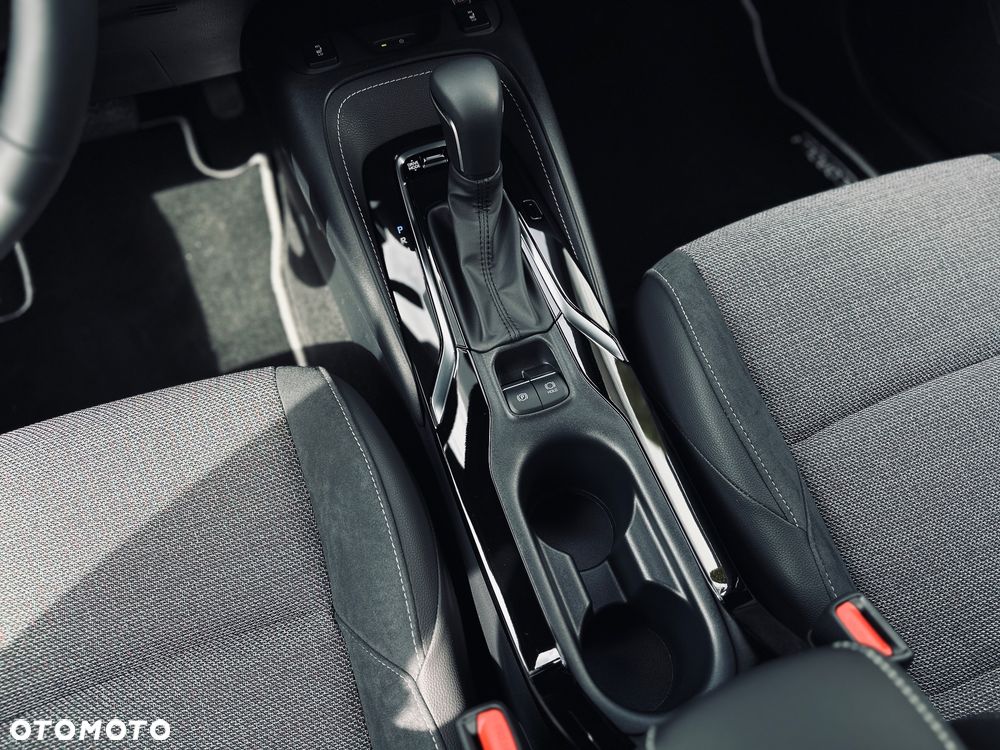 Toyota Corolla 1.8 Hybrid Style - 17