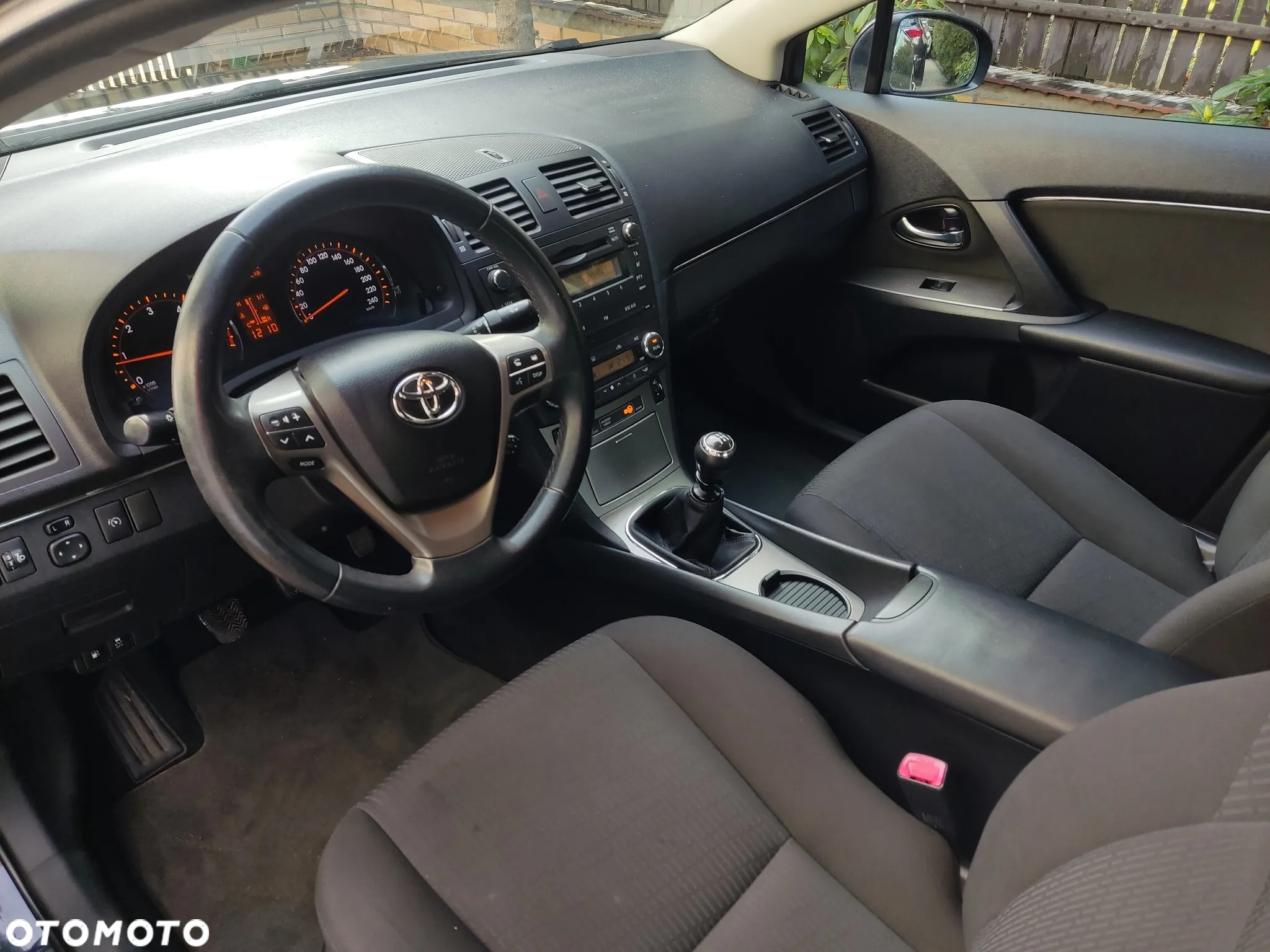 Toyota Avensis - 6