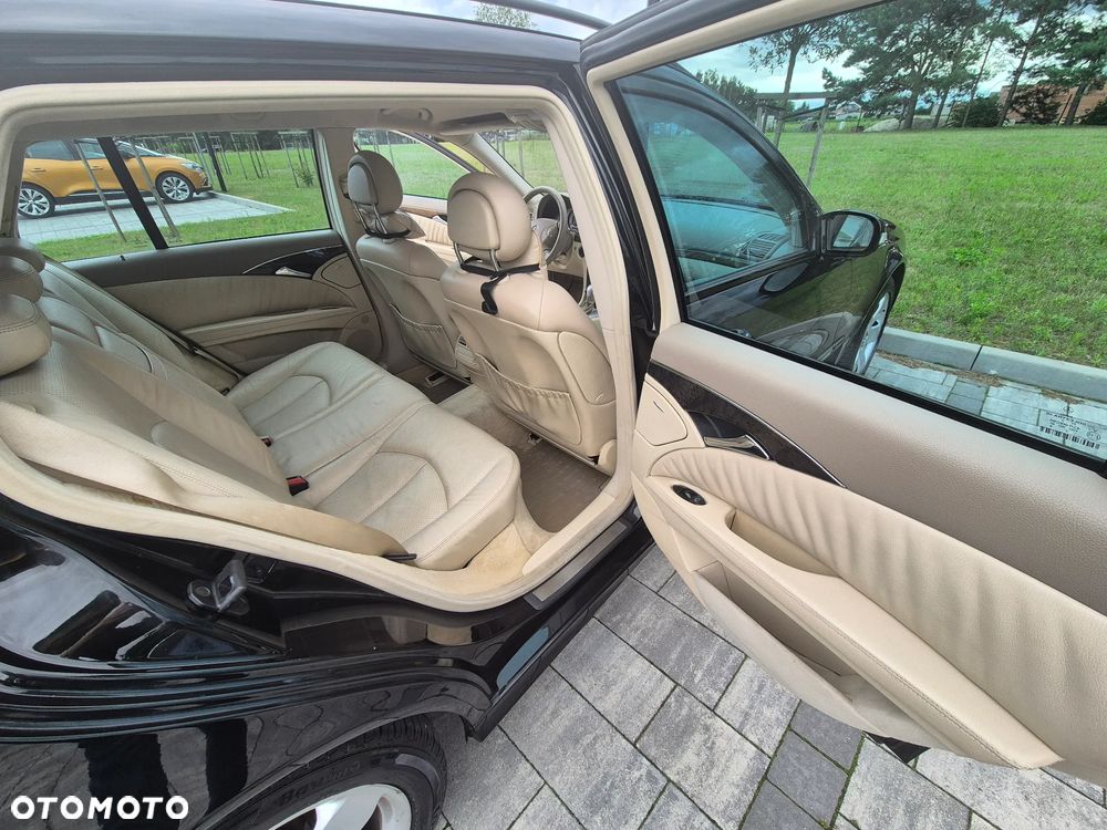 Mercedes-Benz Klasa E 240 4-Matic T Avantgarde - 13