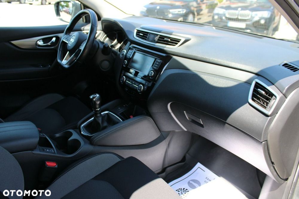 Nissan Qashqai 1.3 DIG-T N-Connecta EU6d - 30