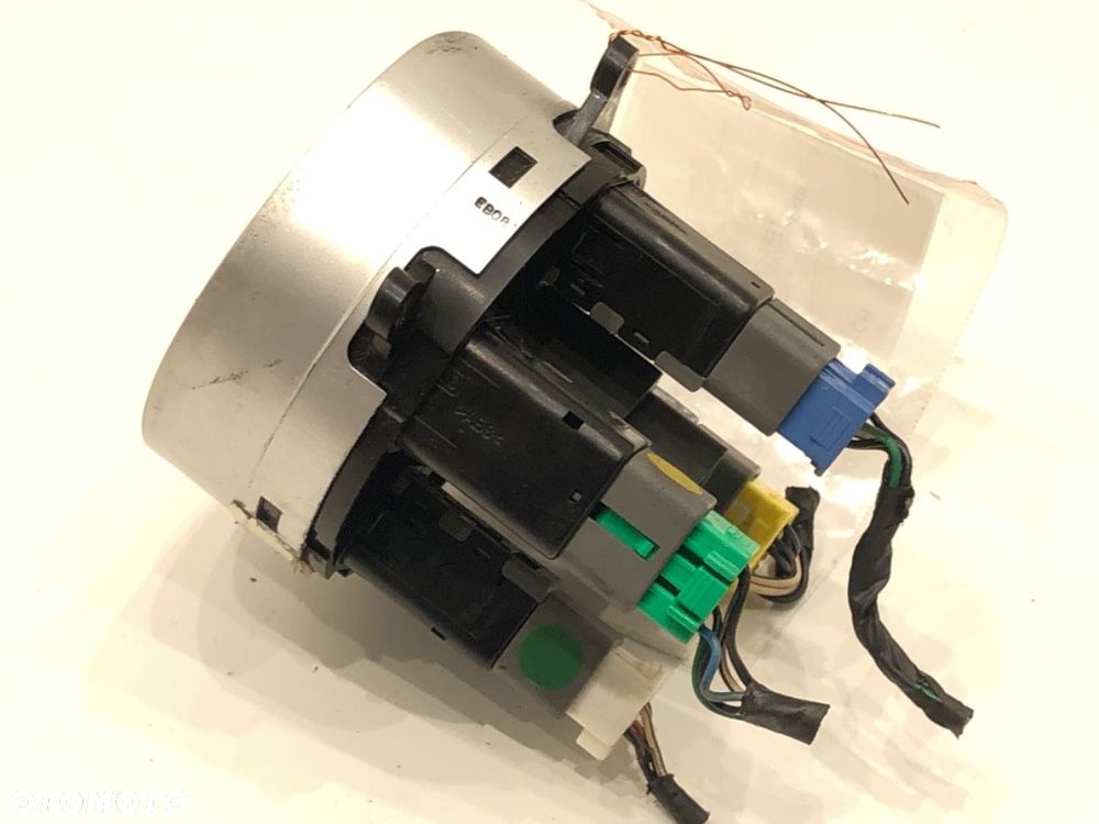 WŁĄCZNIK ŚWIATEŁ AWARYJNYCH  SSANGYONG KYRON 2005 - 2022 2.0 Xdi 4x4 104 kW [141 KM] olej - 2