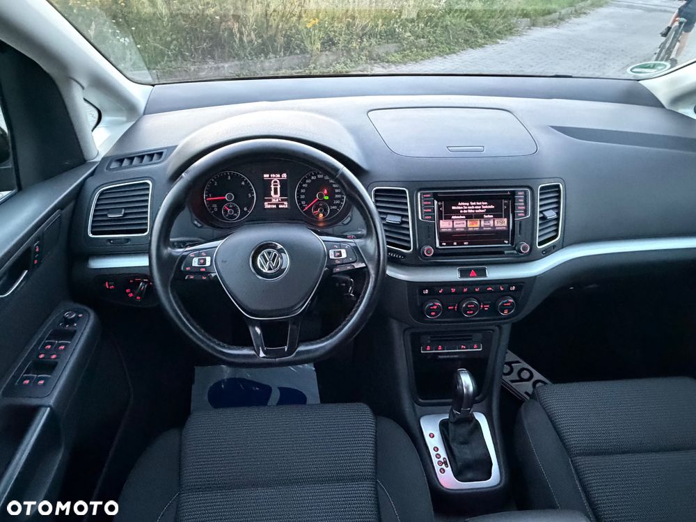 Volkswagen Sharan 2.0 TDI DSG (BlueMotion Technology) Highline - 23