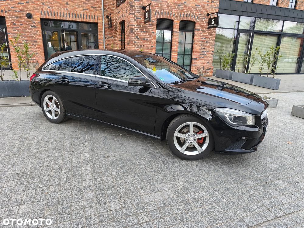 Mercedes-Benz CLA 180 AMG Line - 10