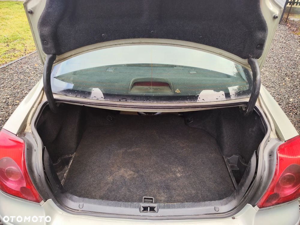 Toyota Avensis 2.0 D-4D Luna - 28