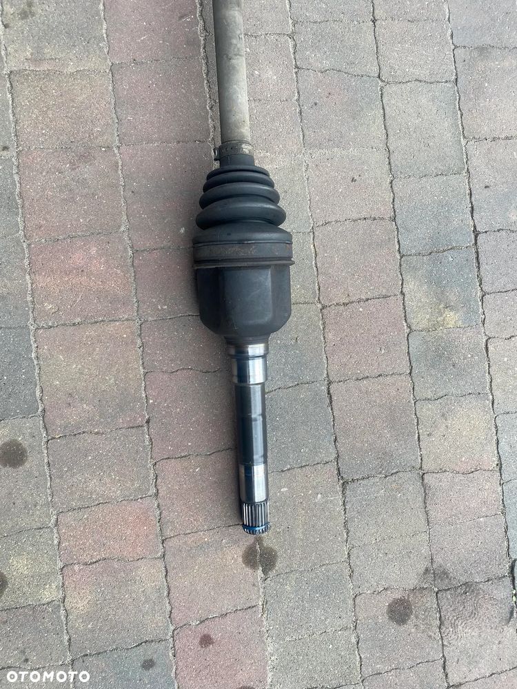 CHRYSLER VOYAGER IV PÓŁOŚ PRAWA PRZEDNIA 2.8CRD AUTOMAT - 2