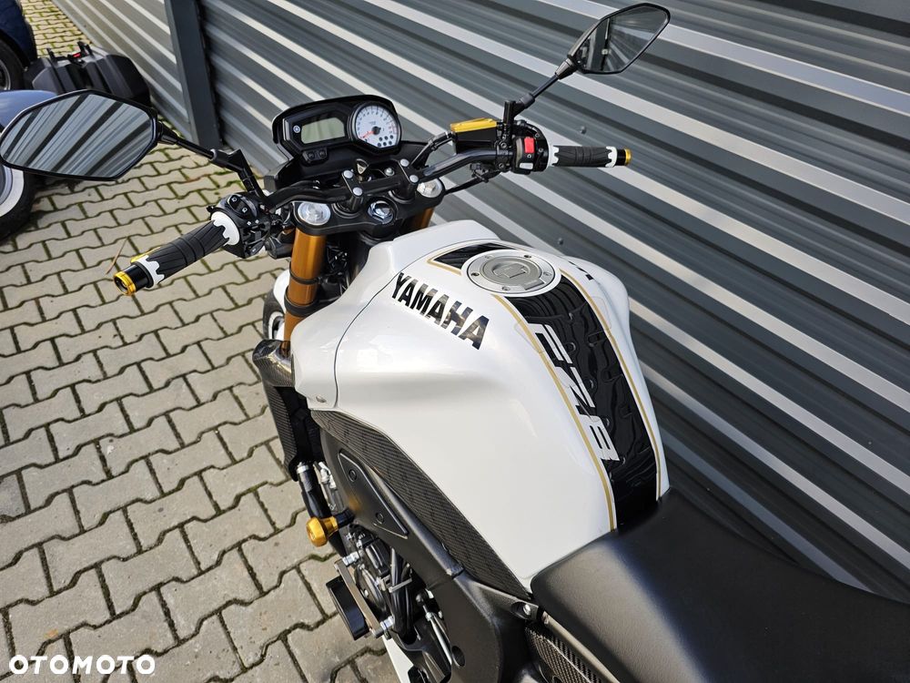 Yamaha FZ8 - 9
