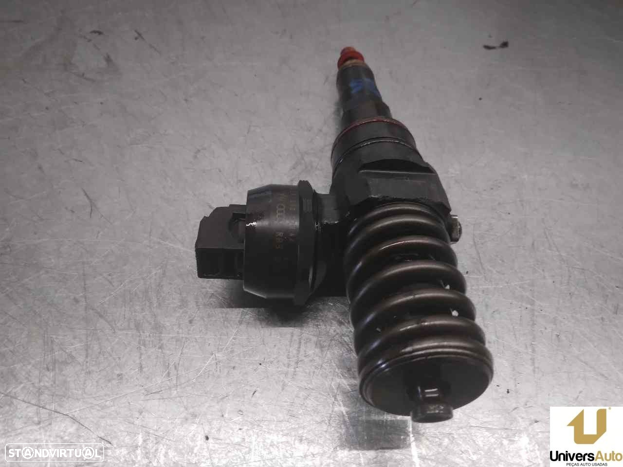 INJETOR VOLKSWAGEN GOLF IV 2002 -038130073AJ - 2