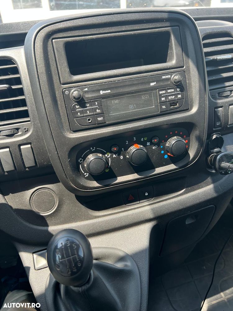 Renault Trafic - 13