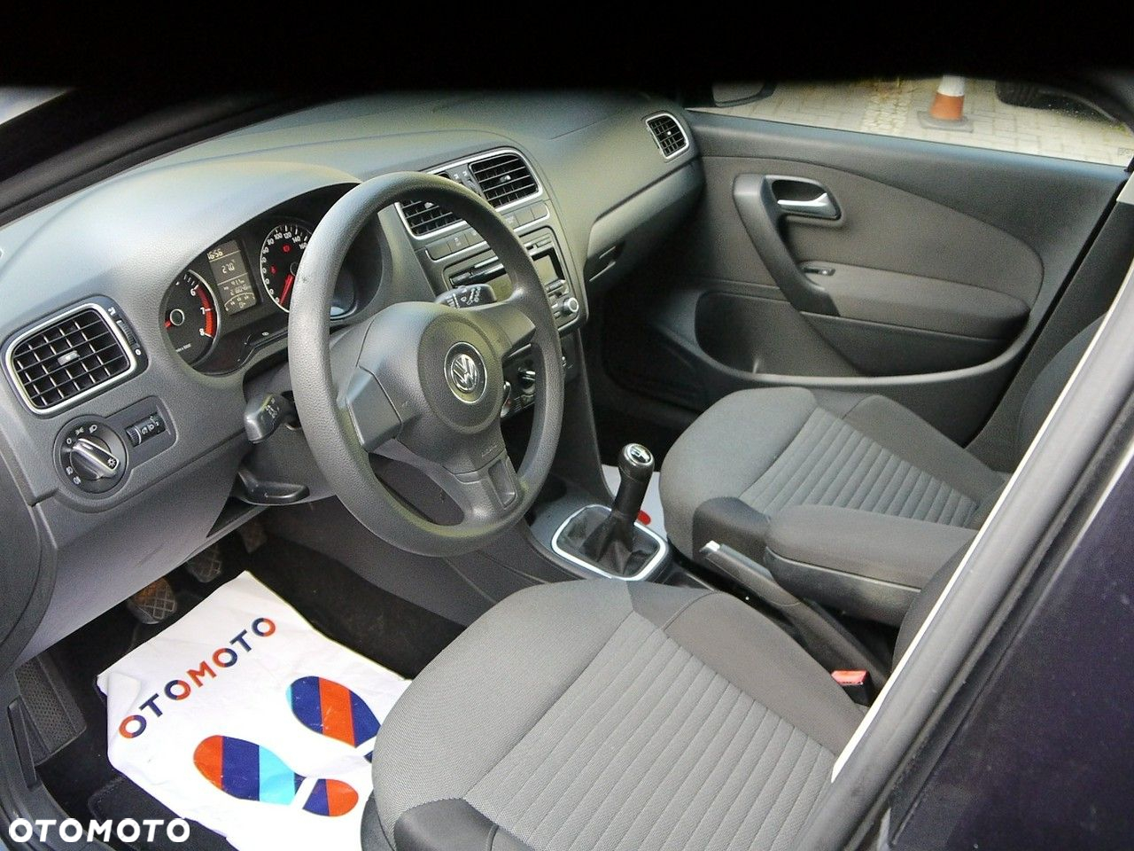 Volkswagen Polo 1.4 16V Comfortline - 21