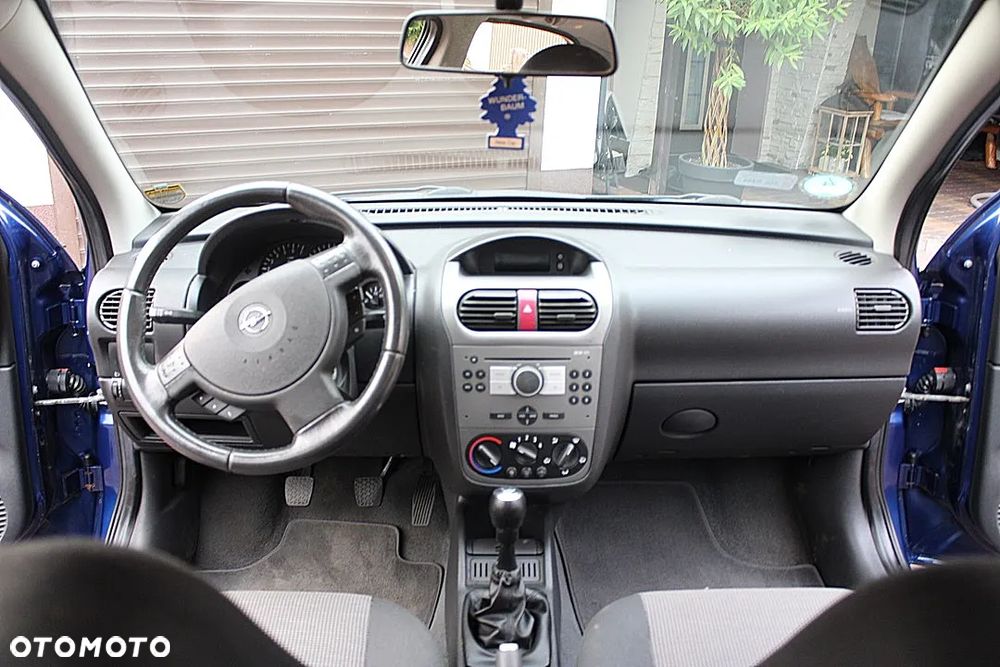 Opel Corsa 1.2 16V Cosmo - 16